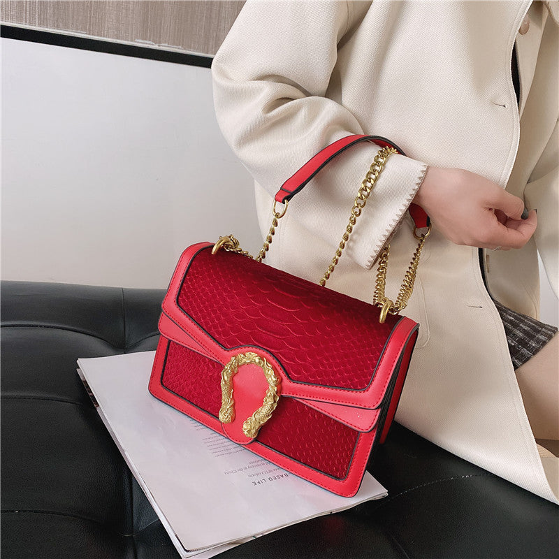 LILIA | Elegant Chain Shoulder Bag