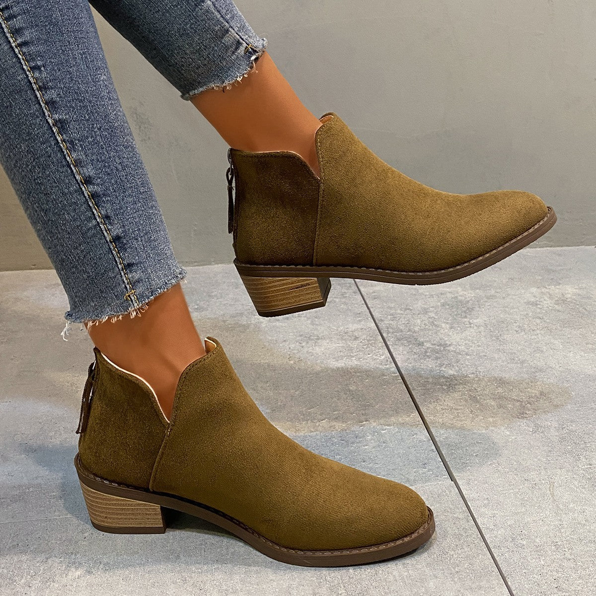 INES | Minimalist Pointed Ankle Boots