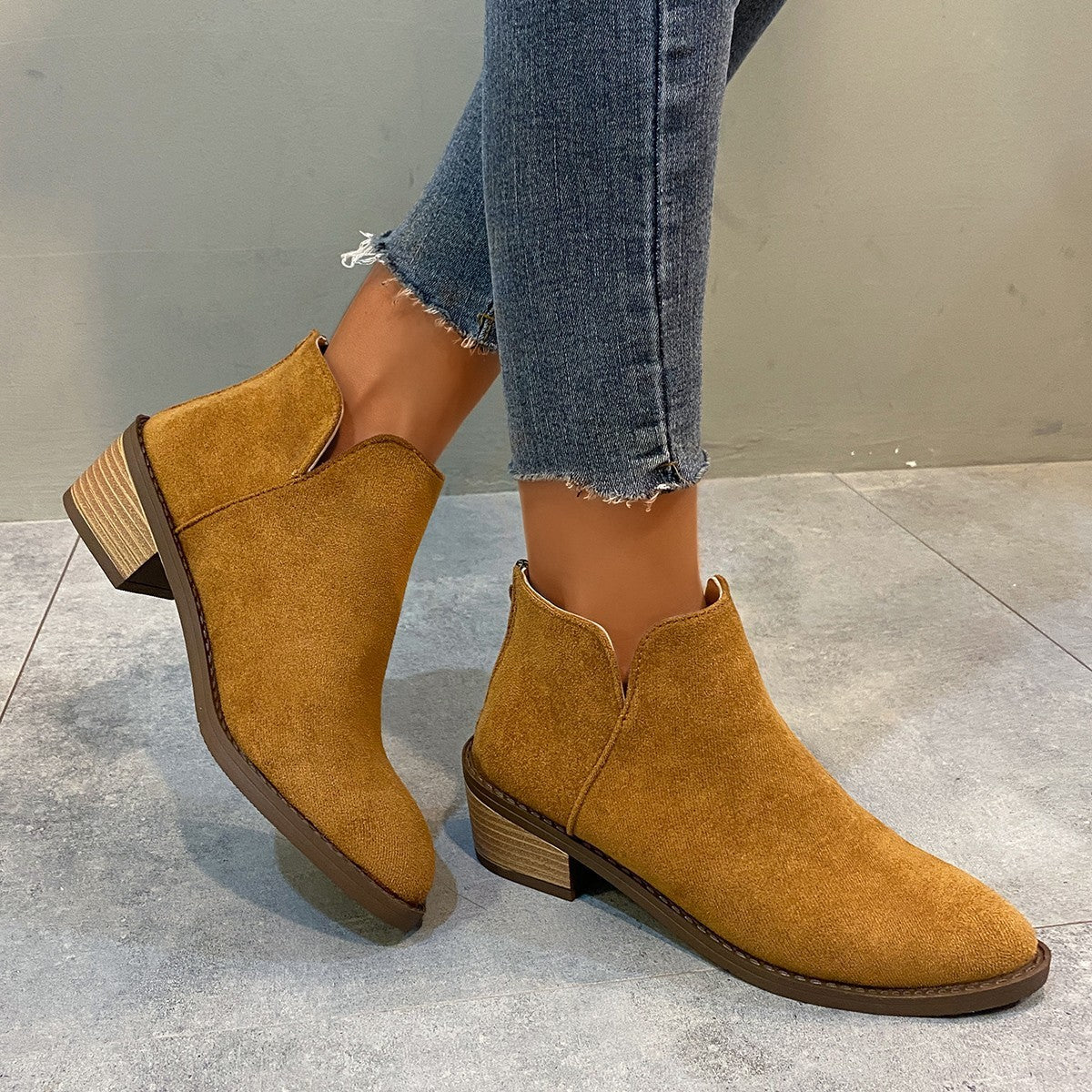 INES | Minimalist Pointed Ankle Boots